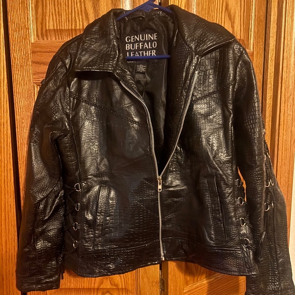 Ladies Black Leather Jacket - Picture 1 of 3